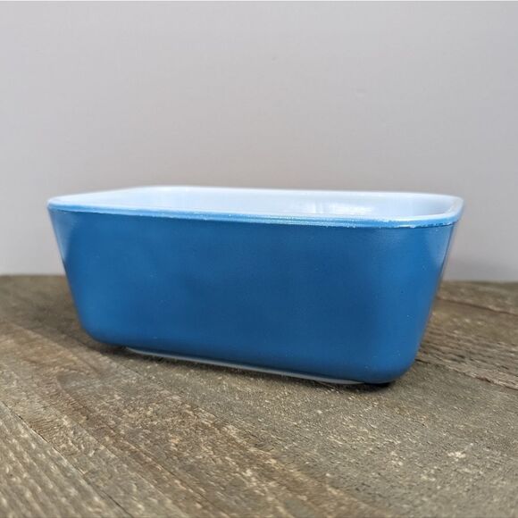 Pyrex refrigerator dishes,  Pyrex vintage, Primary blue Refrigerator dish,  no l - Picture 1 of 7